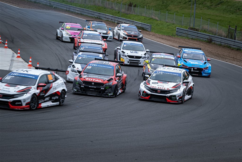 TCR Denmark kan resten af sæsonen ses gratis og direkte på Dplay. Det gælder sæsonens sidste to løb - på Padborg Park og senere i oktober på FDM Jyllandsringen.
